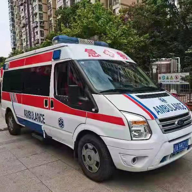 丛台长途救护车护送病人返乡